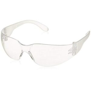 Gafa de seguridad en policarbonato, protección ocular contra impactos en entornos industriales y exteriores.